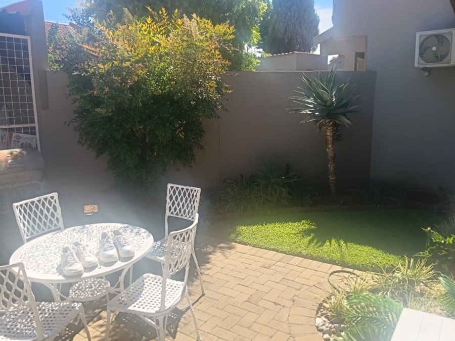 To Let 3 Bedroom Property for Rent in Langenhovenpark Free State